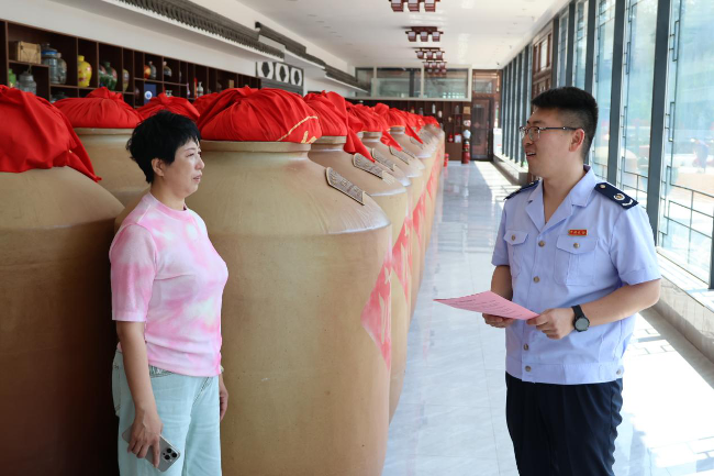 发挥税务力量_税务局精准服务_