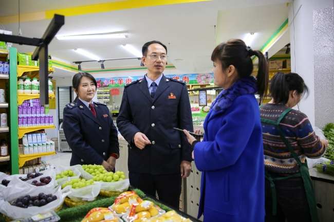 龙港税务：税收服务进超市 合规经营护民生__龙港税务：税收服务进超市 合规经营护民生