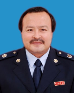 刘华党委委员副局长