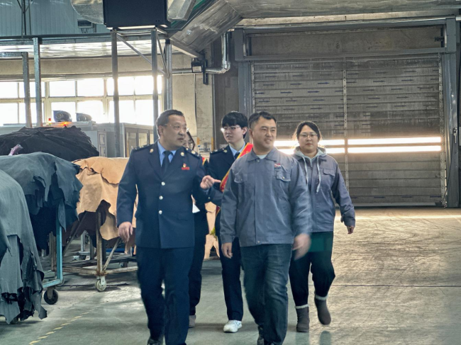 税务局纾困解难__税企暖心事